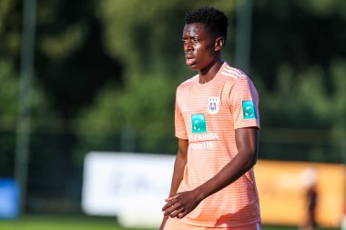Horst, Hollanda - 29 Haziran 2018: Oyuncu, Rsc Anderlecht Albert Sambi Lokonga dostluk maçı Rsc Anderlecht Rakip Paok sporda sırasında eylem park spor Swolgen Tienray 