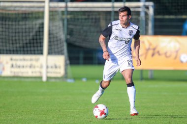 Horst, Hollanda - 29 Haziran 2018: Eylem sırasında dostu Paok Charis Charisis oyuncu maç Rsc Anderlecht Rakip Paok Sport Park spor Swolgen Tienray 