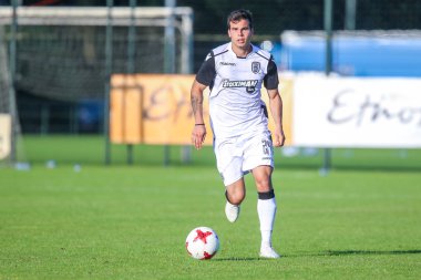 Horst, Hollanda - 29 Haziran 2018: Eylem sırasında dostu Paok Charis Charisis oyuncu maç Rsc Anderlecht Rakip Paok Sport Park spor Swolgen Tienray 