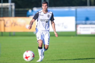 Horst, Hollanda - 29 Haziran 2018: Eylem sırasında dostu Paok Charis Charisis oyuncu maç Rsc Anderlecht Rakip Paok Sport Park spor Swolgen Tienray 