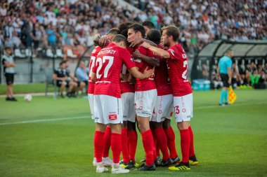 Thessaloniki, Yunanistan - 8 Ağustos 2018: Spartak oyuncular Uefa Şampiyonlar Ligi üçüncü, Paok rakip Spartak Moskova Toumba Stadyumu'nda arasında ön eleme turu sırasında kutlamak