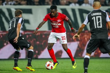 Thessaloniki, Yunanistan - 8 Ağustos 2018: Player of Spartak Quincy Promes (C) Uefa Şampiyonlar Ligi üçüncü, Paok rakip Spartak Moskova Toumba Stadyumu'nda arasında ön eleme turu sırasında eylem