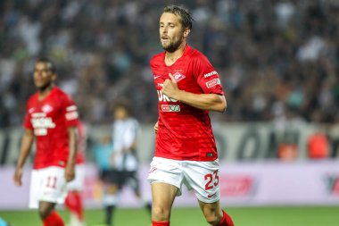 Thessaloniki, Yunanistan - 8 Ağustos 2018: Oyuncu, Spartak Dmitri Kombarov Uefa Şampiyonlar Ligi üçüncü, Paok rakip Spartak Moskova Toumba Stadyumu'nda arasında ön eleme turu sırasında eylem