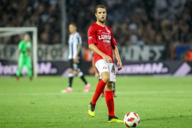 Thessaloniki, Yunanistan - 8 Ağustos 2018: Oyuncu, Spartak Dmitri Kombarov Uefa Şampiyonlar Ligi üçüncü, Paok rakip Spartak Moskova Toumba Stadyumu'nda arasında ön eleme turu sırasında eylem