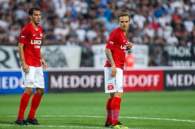 Thessaloniki, Yunanistan - 8 Ağustos 2018: Oyuncu, Spartak Andrei Eschenko(R) Uefa Şampiyonlar Ligi üçüncü, Paok rakip Spartak Moskova Toumba Stadyumu'nda arasında ön eleme turu sırasında eylem