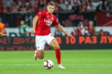 Moskova, Rusya - 14 Ağustos 2018: Oyuncu, Spartak Roma Zobnin Uefa Şampiyonlar Ligi üçüncü, Fc Spartak Moskova Rakip Paok Otkritie Arena arasında ön eleme turu sırasında eylem