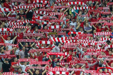 Moskova, Rusya - 14 Ağustos 2018: Uefa Şampiyonlar Ligi üçüncü, Fc Spartak Moskova Rakip Paok Otkritie Arena arasında ön eleme turu sırasında onların takım için kutluyor Spartak hayranları