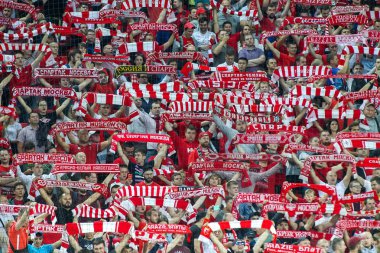 Moskova, Rusya - 14 Ağustos 2018: Uefa Şampiyonlar Ligi üçüncü, Fc Spartak Moskova Rakip Paok Otkritie Arena arasında ön eleme turu sırasında onların takım için kutluyor Spartak hayranları