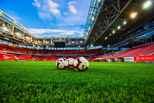 Moscú Rusia Agosto 2018 Bolas Campo Vacío Otkritie Arena Antes — Foto de Stock