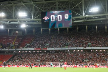 Moskova, Rusya - 14 Ağustos 2018: Uefa Şampiyonlar Ligi üçüncü, Fc Spartak Moskova Rakip Paok Otkritie Arena arasında ön eleme turu sırasında onların takım için kutluyor Spartak hayranları