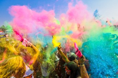 Thessaloniki, Yunanistan - 2 Eylül 2018: Tanımlanamayan insanların kalabalıklar 