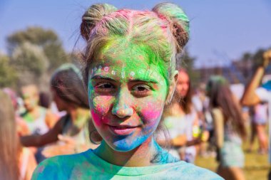 Thessaloniki, Yunanistan - 2 Eylül 2018: Tanımlanamayan insanların kalabalıklar 