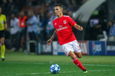 Thessaloniki, Yunanistan - 29 Ağustos 2018: Oyuncu, Benfica Alex Grimaldo Uefa Şampiyonlar Ligi Play-off mücadelesi sırasında eylem, 2 bacak Paok vs Fc Benfica Toumba Stadı'nda oynanan