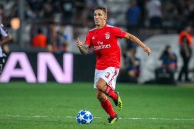 Thessaloniki, Yunanistan - 29 Ağustos 2018: Oyuncu, Benfica Alex Grimaldo Uefa Şampiyonlar Ligi Play-off mücadelesi sırasında eylem, 2 bacak Paok vs Fc Benfica Toumba Stadı'nda oynanan