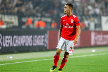 Thessaloniki, Yunanistan - 29 Ağustos 2018: Oyuncu, Benfica Alex Grimaldo Uefa Şampiyonlar Ligi Play-off mücadelesi sırasında eylem, 2 bacak Paok vs Fc Benfica Toumba Stadı'nda oynanan