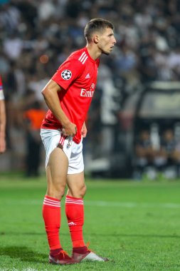 Thessaloniki, Yunanistan - 29 Ağustos 2018: Oyuncu, Benfica Ruben Dias eylem Uefa Şampiyonlar Ligi Play-off mücadelesi sırasında 2 bacak Paok vs Fc Benfica Toumba Stadı'nda oynanan