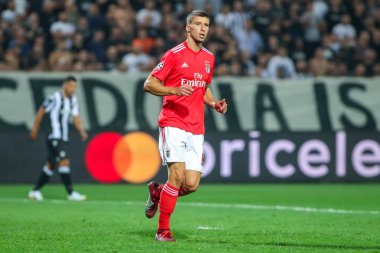 Thessaloniki, Yunanistan - 29 Ağustos 2018: Oyuncu, Benfica Ruben Dias eylem Uefa Şampiyonlar Ligi Play-off mücadelesi sırasında 2 bacak Paok vs Fc Benfica Toumba Stadı'nda oynanan