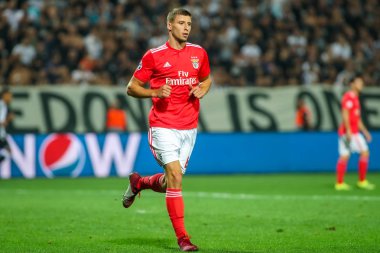 Thessaloniki, Yunanistan - 29 Ağustos 2018: Oyuncu, Benfica Ruben Dias eylem Uefa Şampiyonlar Ligi Play-off mücadelesi sırasında 2 bacak Paok vs Fc Benfica Toumba Stadı'nda oynanan