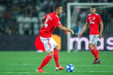 Thessaloniki, Yunanistan - 29 Ağustos 2018: Oyuncu, Benfica Haris Seferovic Uefa Şampiyonlar Ligi Play-off mücadelesi sırasında eylem, 2 bacak Paok vs Fc Benfica Toumba Stadı'nda oynanan