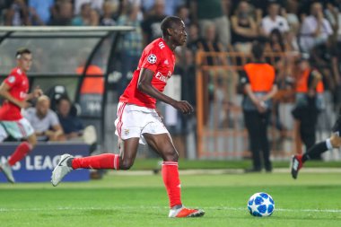 Thessaloniki, Yunanistan - 29 Ağustos 2018: Oyuncu, Benfica Alfa Semedo Uefa Şampiyonlar Ligi Play-off mücadelesi sırasında eylem, 2 bacak Paok vs Fc Benfica Toumba Stadı'nda oynanan