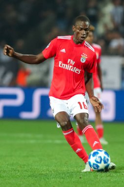Thessaloniki, Yunanistan - 29 Ağustos 2018: Oyuncu, Benfica Alfa Semedo Uefa Şampiyonlar Ligi Play-off mücadelesi sırasında eylem, 2 bacak Paok vs Fc Benfica Toumba Stadı'nda oynanan