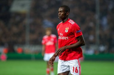 Thessaloniki, Yunanistan - 29 Ağustos 2018: Oyuncu, Benfica Alfa Semedo Uefa Şampiyonlar Ligi Play-off mücadelesi sırasında eylem, 2 bacak Paok vs Fc Benfica Toumba Stadı'nda oynanan