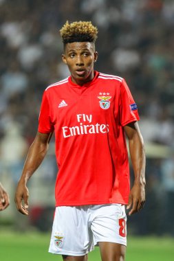 Thessaloniki, Yunanistan - 29 Ağustos 2018: Oyuncu, Benfica Gedson Fernandes eylem Uefa Şampiyonlar Ligi Play-off mücadelesi sırasında 2 bacak Paok vs Fc Benfica Toumba Stadı'nda oynanan