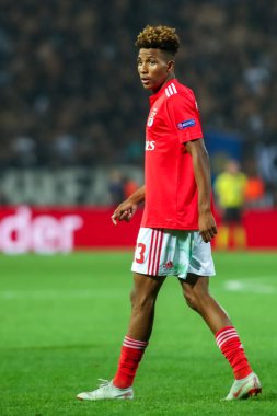 Thessaloniki, Yunanistan - 29 Ağustos 2018: Oyuncu, Benfica Gedson Fernandes eylem Uefa Şampiyonlar Ligi Play-off mücadelesi sırasında 2 bacak Paok vs Fc Benfica Toumba Stadı'nda oynanan