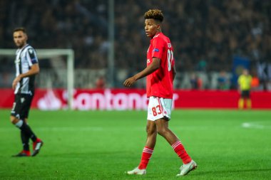 Thessaloniki, Yunanistan - 29 Ağustos 2018: Oyuncu, Benfica Gedson Fernandes eylem Uefa Şampiyonlar Ligi Play-off mücadelesi sırasında 2 bacak Paok vs Fc Benfica Toumba Stadı'nda oynanan