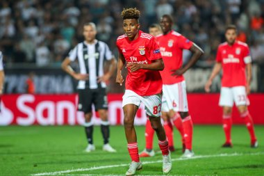 Thessaloniki, Yunanistan - 29 Ağustos 2018: Oyuncu, Benfica Gedson Fernandes eylem Uefa Şampiyonlar Ligi Play-off mücadelesi sırasında 2 bacak Paok vs Fc Benfica Toumba Stadı'nda oynanan