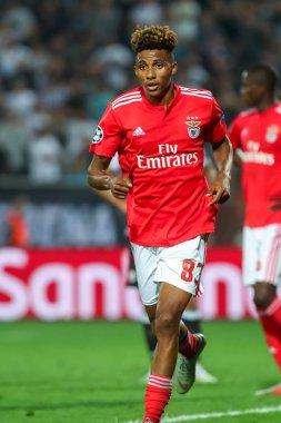 Thessaloniki, Yunanistan - 29 Ağustos 2018: Oyuncu, Benfica Gedson Fernandes eylem Uefa Şampiyonlar Ligi Play-off mücadelesi sırasında 2 bacak Paok vs Fc Benfica Toumba Stadı'nda oynanan
