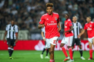 Thessaloniki, Yunanistan - 29 Ağustos 2018: Oyuncu, Benfica Gedson Fernandes eylem Uefa Şampiyonlar Ligi Play-off mücadelesi sırasında 2 bacak Paok vs Fc Benfica Toumba Stadı'nda oynanan