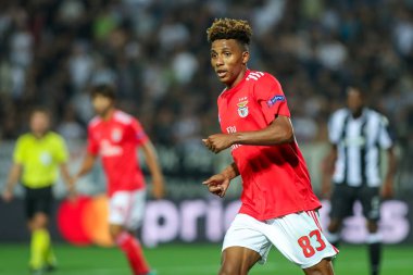 Thessaloniki, Yunanistan - 29 Ağustos 2018: Oyuncu, Benfica Gedson Fernandes eylem Uefa Şampiyonlar Ligi Play-off mücadelesi sırasında 2 bacak Paok vs Fc Benfica Toumba Stadı'nda oynanan