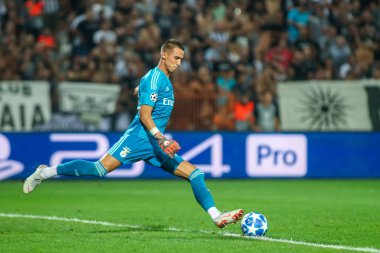 Thessaloniki, Yunanistan - 29 Ağustos 2018: Oyuncu, Benfica Odisseas Vlachodimos eylem Uefa Şampiyonlar Ligi Play-off mücadelesi sırasında 2 bacak Paok vs Fc Benfica Toumba Stadı'nda oynanan