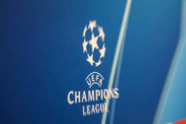 Thessaloniki, Yunanistan - 28 Ağustos 2018: Resmi Uefa Şampiyonlar Ligi logosu. hafif bulanıklık etkisi objektif yakınlaştırma