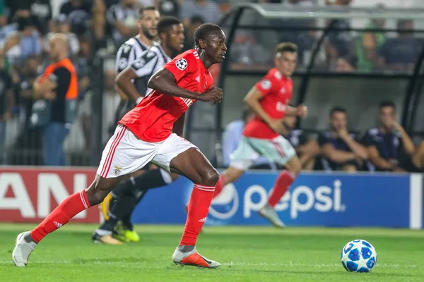 Thessaloniki, Yunanistan - 29 Ağustos 2018: Oyuncu, Benfica Alfa Semedo Uefa Şampiyonlar Ligi Play-off mücadelesi sırasında eylem, 2 bacak Paok vs Fc Benfica Toumba Stadı'nda oynanan