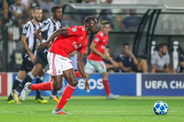 Thessaloniki, Yunanistan - 29 Ağustos 2018: Oyuncu, Benfica Alfa Semedo Uefa Şampiyonlar Ligi Play-off mücadelesi sırasında eylem, 2 bacak Paok vs Fc Benfica Toumba Stadı'nda oynanan