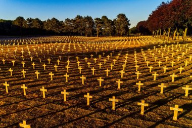 Ysselsteyn, Hollanda - 30 Haziran 2018: Hava Ysselsteyn mezar 31,598 Alman savaş ölü, İkinci Dünya Savaşı sırasında içeren dünyanın en büyük Alman savaş mezarlıkta görülmektedir. 