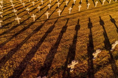 Ysselsteyn, Hollanda - 30 Haziran 2018: Hava Ysselsteyn mezar 31,598 Alman savaş ölü, İkinci Dünya Savaşı sırasında içeren dünyanın en büyük Alman savaş mezarlıkta görülmektedir. 