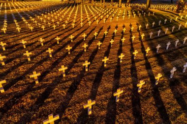 Ysselsteyn, Hollanda - 30 Haziran 2018: Hava Ysselsteyn mezar 31,598 Alman savaş ölü, İkinci Dünya Savaşı sırasında içeren dünyanın en büyük Alman savaş mezarlıkta görülmektedir. 