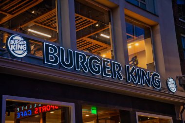 Amsterdam, Hollanda - 7 Temmuz 2018: Logo fast food zinciri 