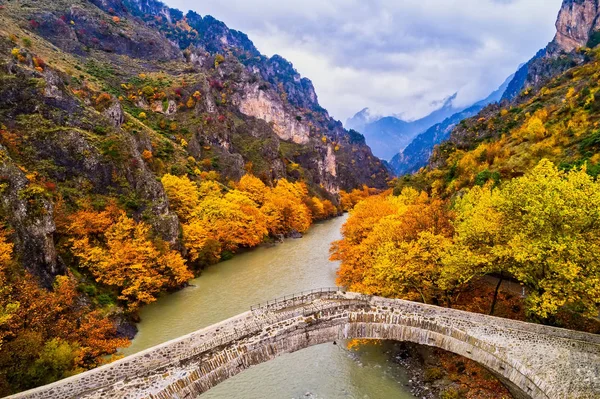 Letecký Pohled Starý Most Konitsa Aoos River Podzimní Den Řecko — Stock fotografie