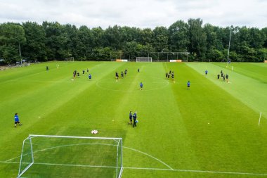 Horst, Hollanda - 23 Haziran 2018: spor merkezi Horst Paok takımı eğitim sırasında Hollanda hava görünümünden