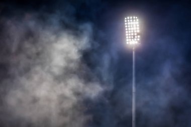 stadyum ışıkları ve duman