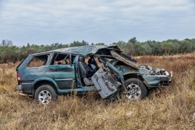 Thessaloniki, Yunanistan - 13 Kasım 2018: Bir ölü ve dokuz yaralı kaçak göçmen Egnatia otoyolu Selanik'te bir yan yol üzerinde trafik kazası raporu vardır