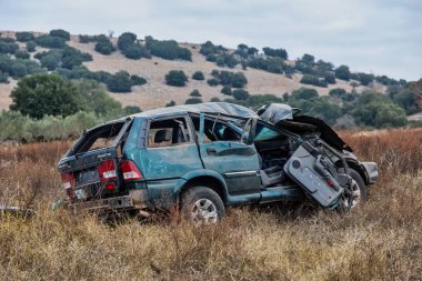 Thessaloniki, Yunanistan - 13 Kasım 2018: Bir ölü ve dokuz yaralı kaçak göçmen Egnatia otoyolu Selanik'te bir yan yol üzerinde trafik kazası raporu vardır