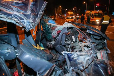 Asprovalta, Yunanistan - 9 Kasım 2018: Bir ölü ve Yirmi dört yaralı yasadışı göçmenler ile olan trafik kazası bir Van Egnatia Otoyol, Asprovalta belirtilmişti kamyon tarafından rapor