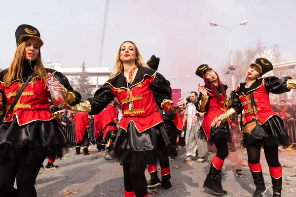 Xanthi Řecko Února 2018 Lidí Oblečených Pestrých Kostýmech Během Každoroční — Stock fotografie