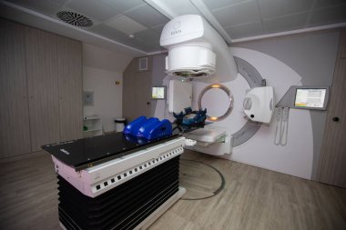 Thessaloniki, Yunanistan - Novemper 21, 2018: İlk Lineer Hızlandırıcı teknoloji Imrt, Igrt, Vmat Theagenio hastane Kuzey Yunanistan'da radyoterapi Onkoloji bölümü, resmi açılış