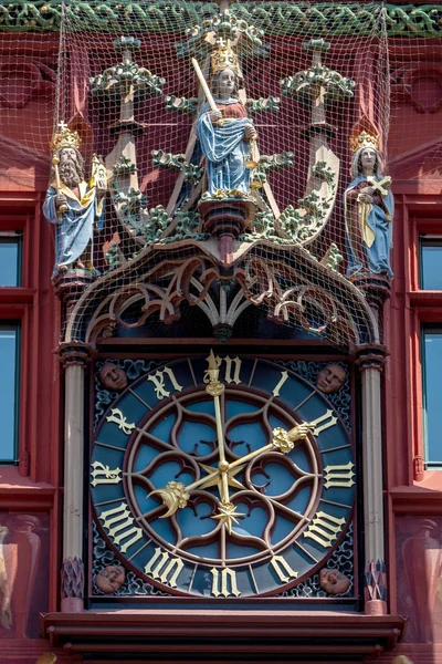 Piękny Stary Ratusz Bazylea Szwajcarii Zegar Fasadzie Budynku Urządzone — Zdjęcie stockowe